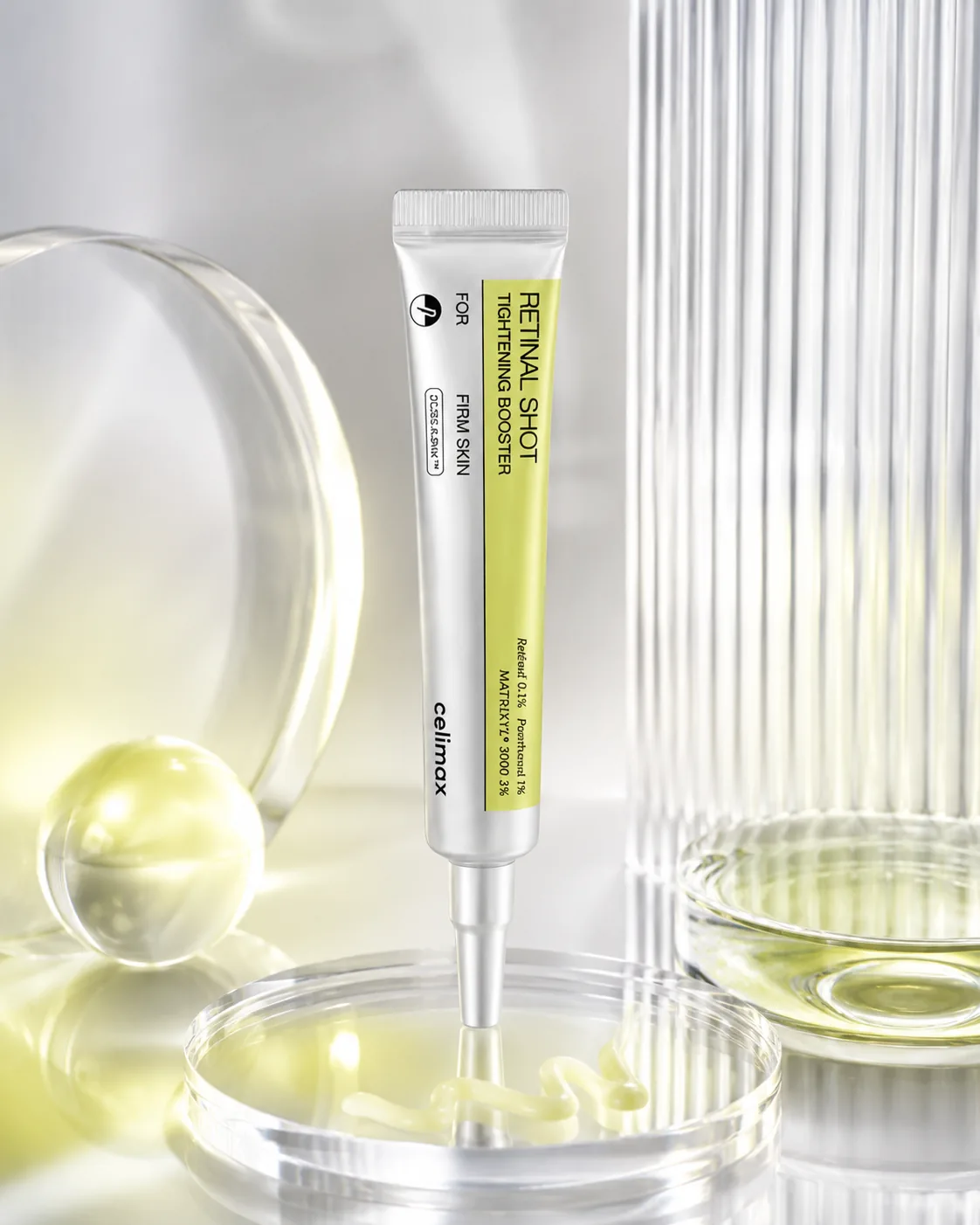 Celimax Retinal Shot 0.1 con textura luminosa en laboratorio editorial