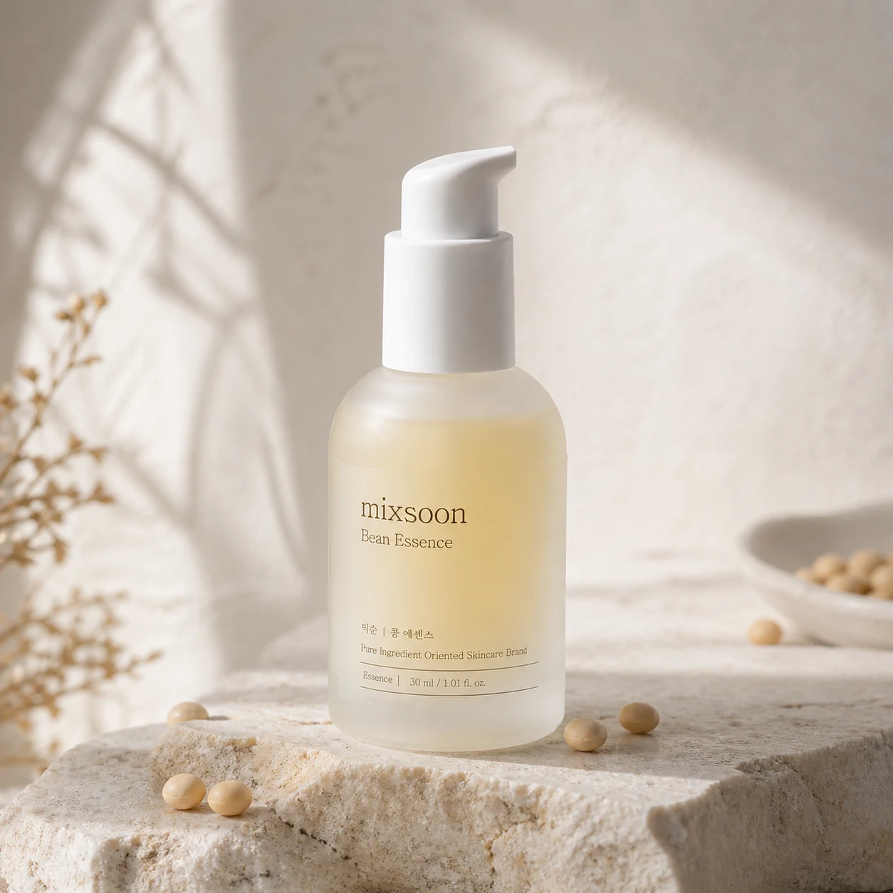 Beneficios visuales de Mixsoon Bean Essence con enfoque en piel luminosa y barrera cutanea
